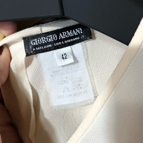 🔥Giorgio Armani🔥 Vintage Silk Tank - Picture 4 of 11